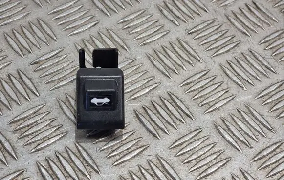 Mazda CX-5 II Engine bonnet (hood) release handle