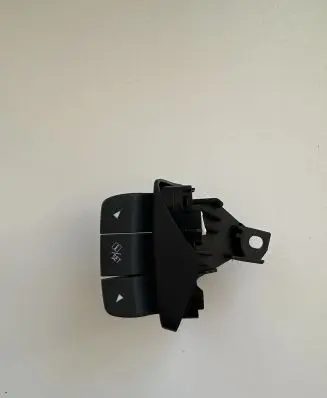 Steering wheel buttons/switches