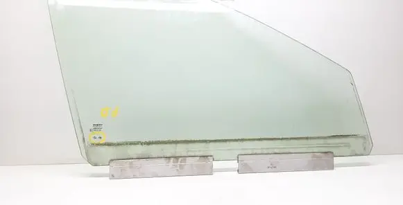 Volvo XC90 Front door window glass four-door
