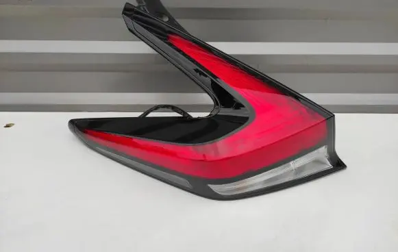 Nissan Leaf II (ZE1) Rear/tail lights A4T0320000
