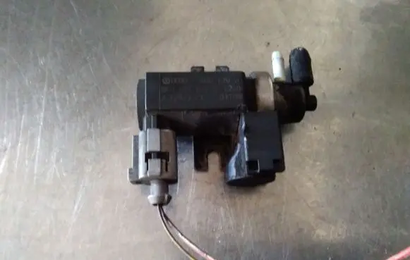 Audi A4 S4 B6 8E 8H Turbo solenoid valve 8E0906627 72290313