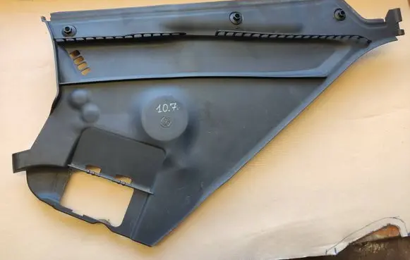 BMW M4 F82 F83 Wiper trim 8059700 51718059700