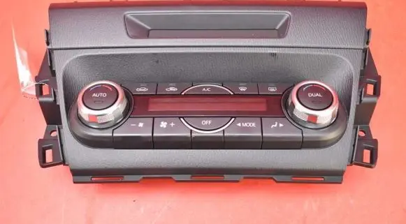 Mazda 3 II Climate control unit BHT1-61-190-C