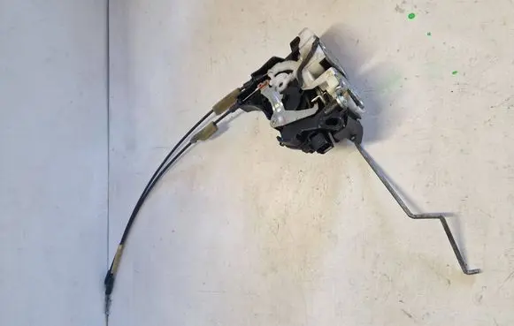 Citroen C-Crosser Front door lock