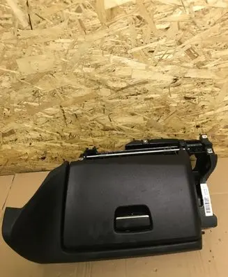 BMW 1 E81 E87 Glove box