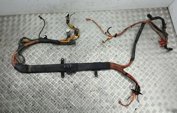 Lexus RX 330 - 350 - 400H Positive cable (battery)
