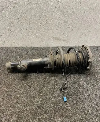 BMW 4 F32 F33 Front shock absorber with coil spring 6883155
