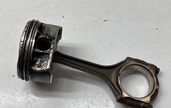 Ram 1500 Piston with connecting rod 