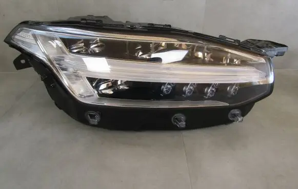 Volvo XC90 Headlight/headlamp 32228689 1810105618
