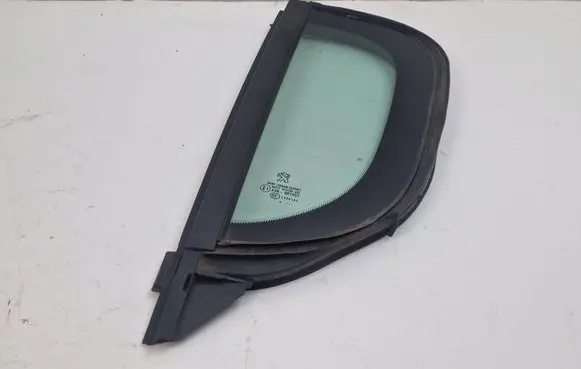 Peugeot 308 Rear vent window glass DOT27M23100AS2 E000184 43R001057