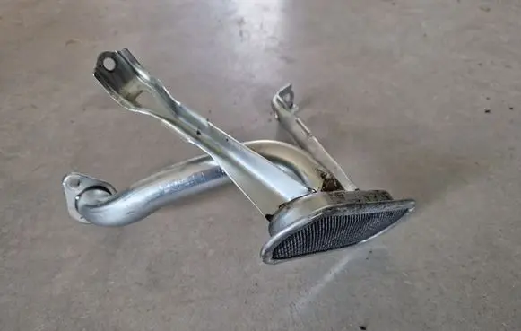 Toyota Hilux (AN10, AN20, AN30) Oil sump strainer pipe 