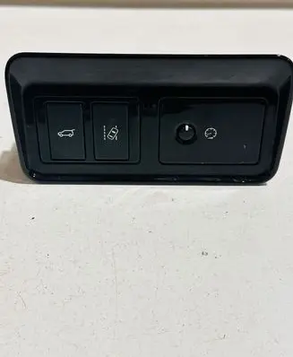 Jaguar F-Pace Tailgate opening switch HK8311654DB