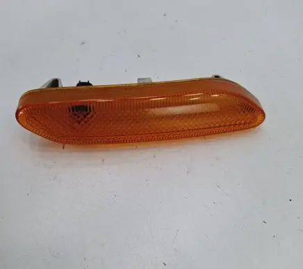 Mini Cooper Countryman R60 Front fender indicator light 9802567