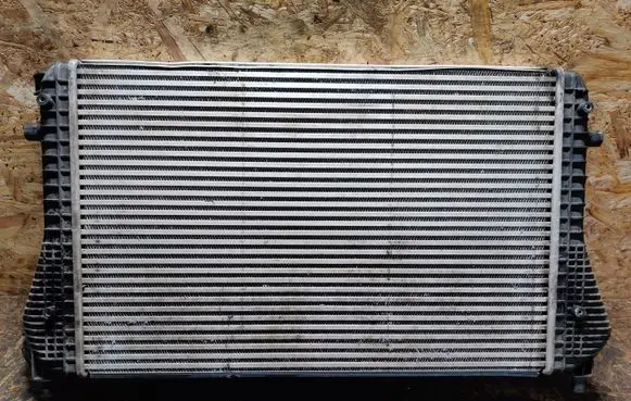 Volkswagen PASSAT B7 Intercooler radiator