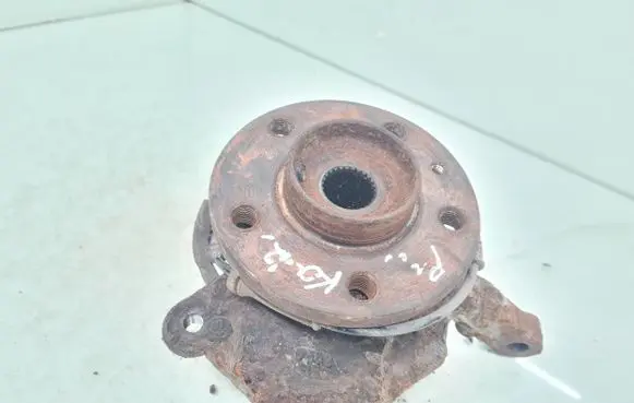 Front wheel hub spindle knuckle