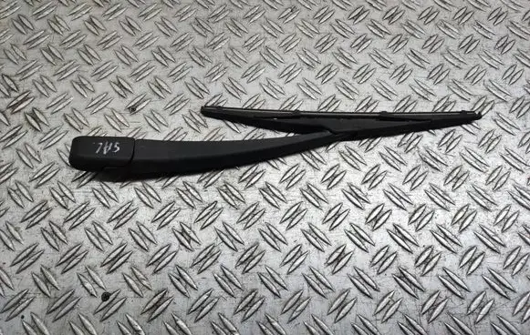 Hyundai i30 Rear wiper blade arm 