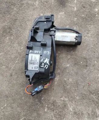 Peugeot 1007 Front door lock motor 1687687503 968218978000