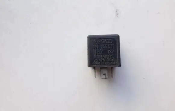 Volkswagen Golf III Other relay 191955531