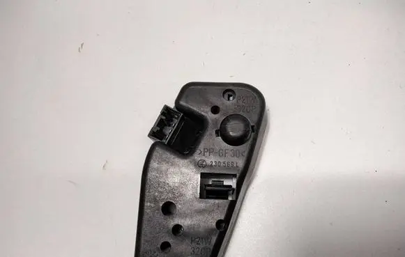 BMW 3 E46 Tail light bulb cover holder 230569L