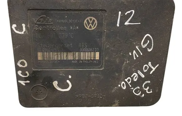 Volkswagen Golf IV ABS Pump 1C0907379C 10096003113 1J0614117E