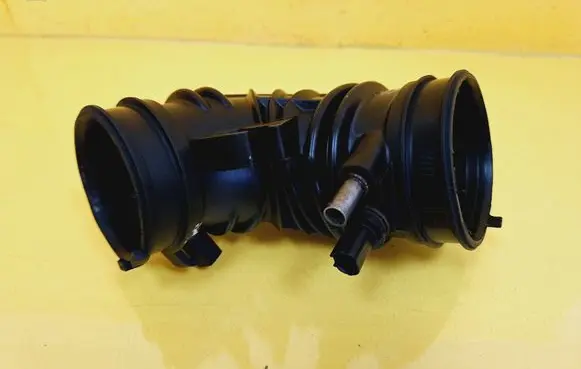 Honda CR-V Air intake hose/pipe 