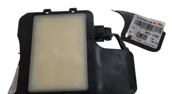 Hyundai Tucson TL Blind spot module 95821D7000 S622200200YFB