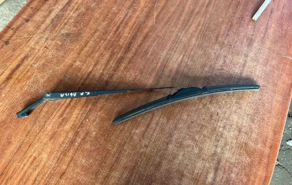 Opel Agila A Front wiper blade arm