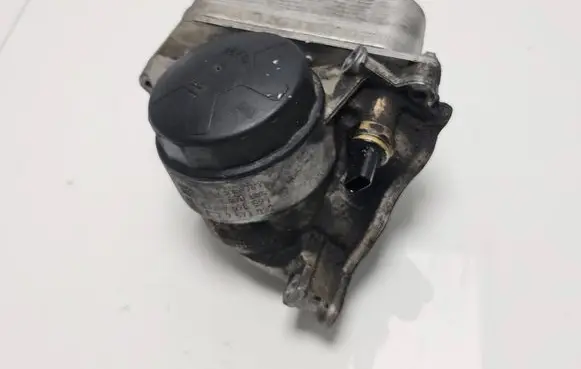BMW X6 E71 Oil filter mounting bracket 7573032 7516383 7570085