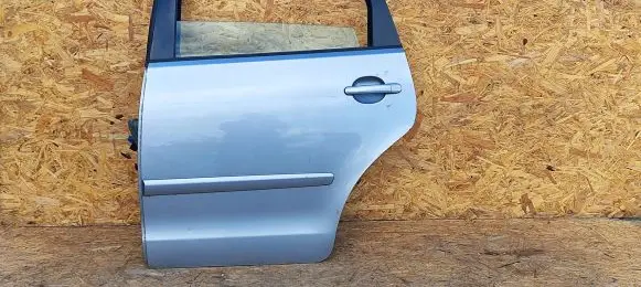 Volkswagen Polo IV 9N3 Rear door 6Q6833311