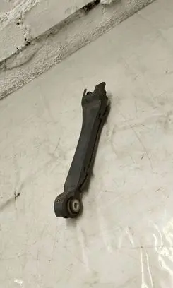 Rear control arm