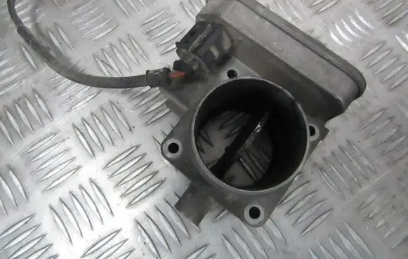 Skoda Octavia Mk1 (1U) Throttle valve 038128063a