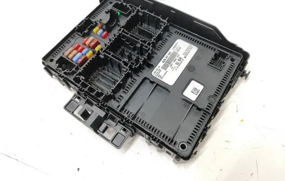 Ford Focus Fuse module JX6T15604BJH 20191025 F005V03105