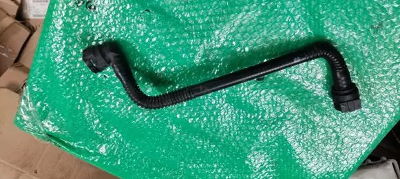 Coolant pipe/hose