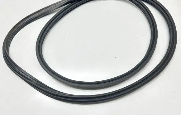Toyota Yaris Cross Trunk rubber seal (body) 