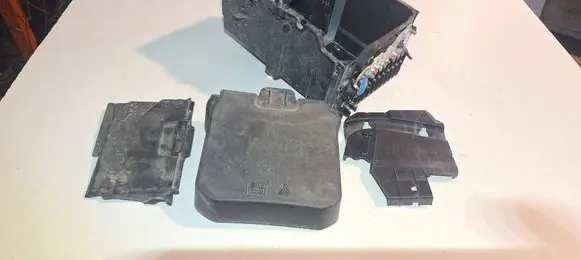 Ford Grand Tourneo Connect Battery box tray AM5110723AE