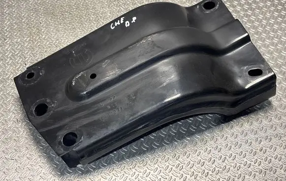 Jeep Grand Cherokee WL Gearbox mounting bracket 68442718AC 013235B
