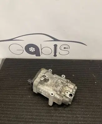 Toyota RAV 4 (XA50) Air conditioning (A/C) compressor (pump) 0424001101