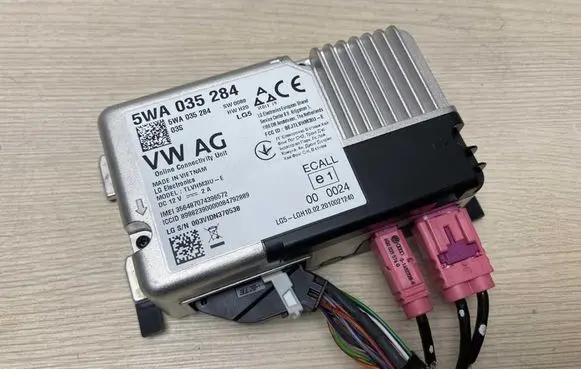 Volkswagen PASSAT B8 Other control units/modules 5WA035284