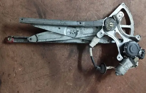 Lexus GS 300 400 430 Front door window regulator with motor 8571030340 62040G241