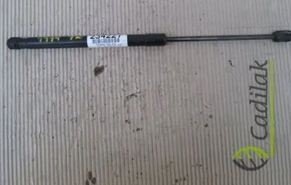 Opel Astra H Shock absorber/damper mounting bracket 