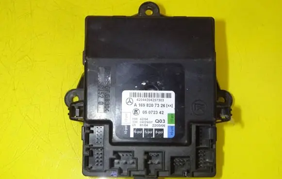 Mercedes-Benz B W245 Door control unit/module A1698207326 05072342