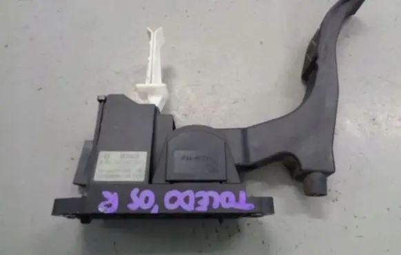 Seat Toledo II (1M) Accelerator pedal position sensor 