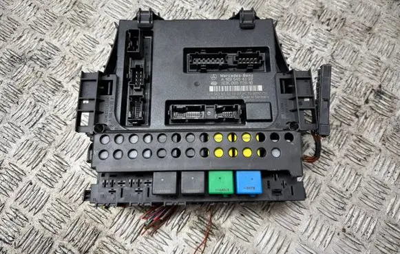 Mercedes-Benz B W245 Comfort/convenience module A1695454332