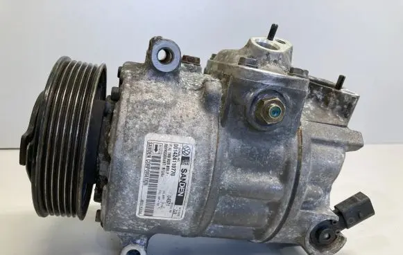 Volkswagen Golf V Air conditioning (A/C) compressor (pump) 1K0820859F 001424110770