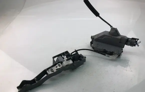 Citroen C3 Front door lock PSA006251