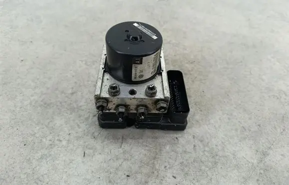 Volkswagen Golf V ABS Pump 