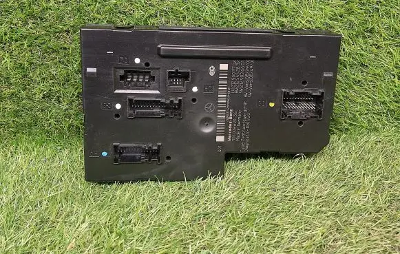 Mercedes-Benz C W204 SAM control unit 2129003702 2125452832 2129026601