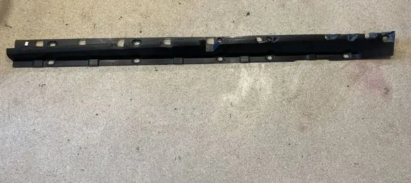 BMW X6 E71 Sill supporting ledge 7176231