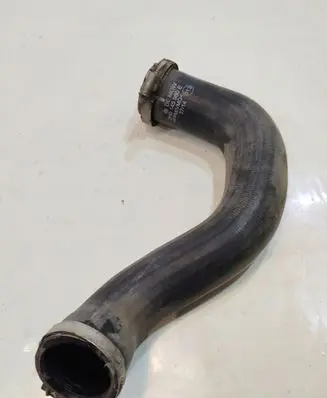 Volkswagen Amarok Turbo air intake inlet pipe/hose 2H0145980E