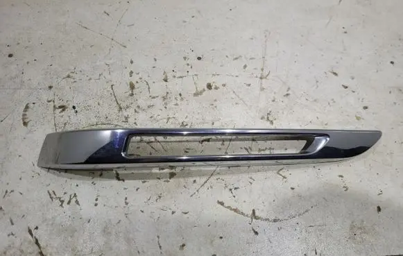 Mercedes-Benz GLK (X204) Front fog light trim/grill A2048853374